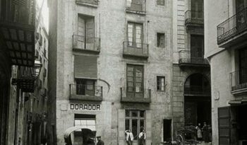 plaza y calle Basea, Barcelona.