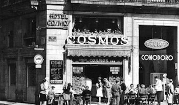 Cafeteria Cosmos, en las Ramblas de Barcelona.