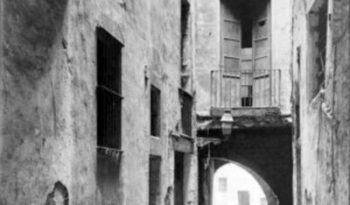 calle de les Tres Voltes, Barcelona